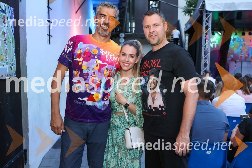  Bor Greiner, odgovorni urednik, Radio City;  ... ;  Tomaž Medvar, Alo!StariAutsajderji, dobrodelni stand up roast