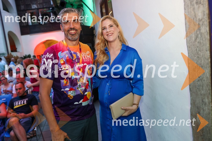  Bor Greiner, odgovorni urednik, Radio City;  ... Autsajderji, dobrodelni stand up roast