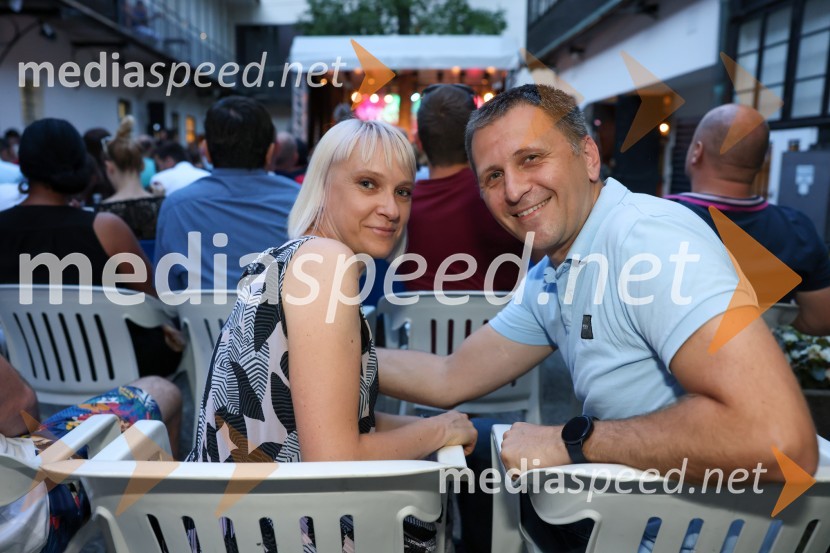 Autsajderji, dobrodelni stand up roast