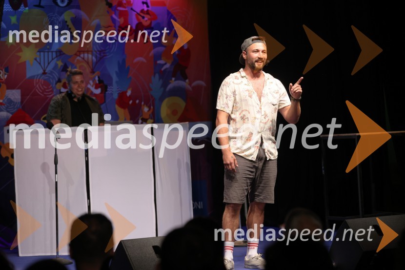  Filip Flisar, nekdanji smučar prostega slogaAutsajderji, dobrodelni stand up roast