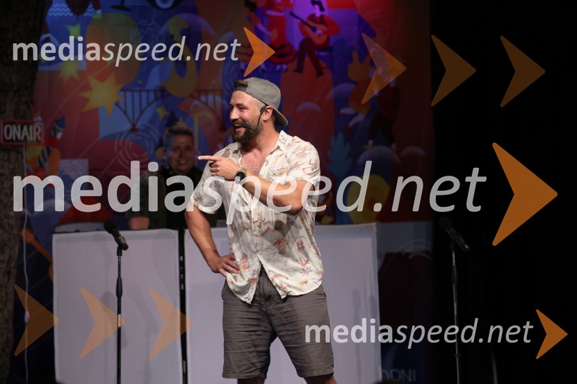  Filip Flisar, nekdanji smučar prostega slogaAutsajderji, dobrodelni stand up roast