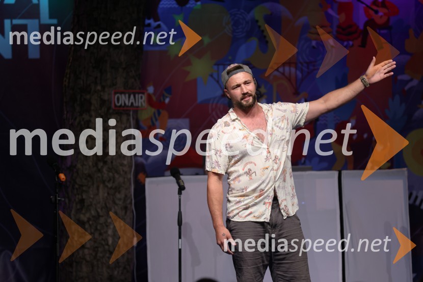  Filip Flisar, nekdanji smučar prostega slogaAutsajderji, dobrodelni stand up roast