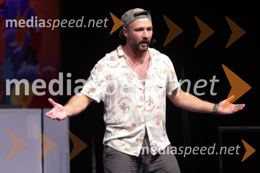  Filip Flisar, nekdanji smučar prostega slogaAutsajderji, dobrodelni stand up roast