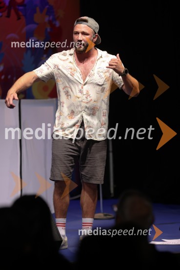  Filip Flisar, nekdanji smučar prostega slogaAutsajderji, dobrodelni stand up roast