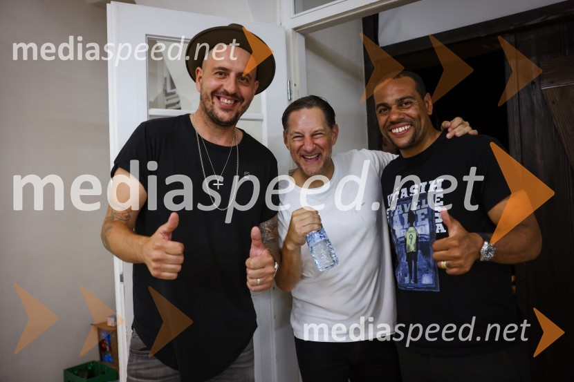  Boštjan Čukur, raper, 6 Pack Čukur;  John Denhof, predsednik uprave NKBM;  Marcos  Tavares, nogometaš, NK MariborAutsajderji, dobrodelni stand up roast