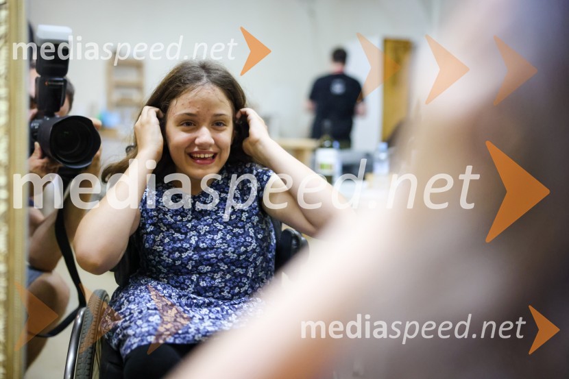  Tinka ŠkvorcAutsajderji, dobrodelni stand up roast