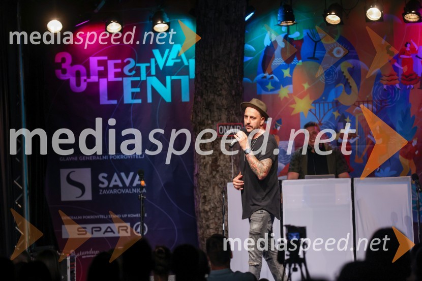  Boštjan Čukur, raper, 6 Pack ČukurAutsajderji, dobrodelni stand up roast