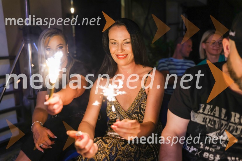 Autsajderji, dobrodelni stand up roast