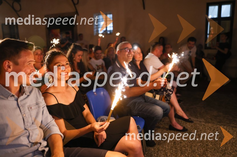 Autsajderji, dobrodelni stand up roast