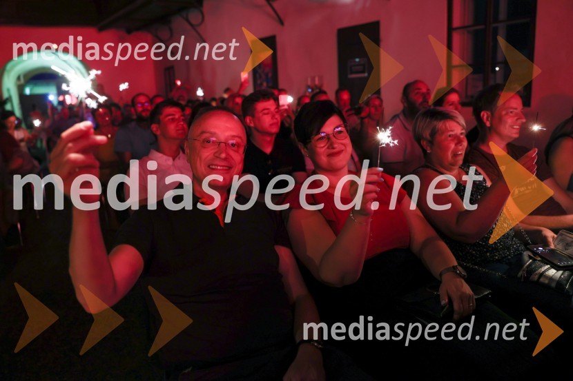  Igor Selan, novinar;  ... Autsajderji, dobrodelni stand up roast