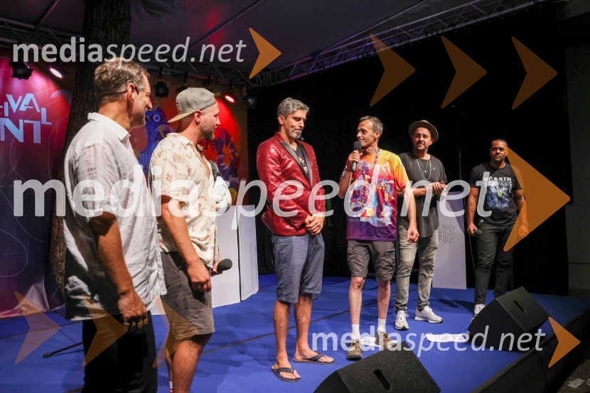  John Denhof, predsednik uprave NKBM;  Filip Flisar, nekdanji smučar prostega sloga;  Bor Greiner, odgovorni urednik, Radio City;  Slavko Škvorc, producent;  Boštjan Čukur, raper, 6 Pack Čukur;  Marcos  Tavares, nogometaš, NK MariborAutsajderji, dobrodelni stand up roast