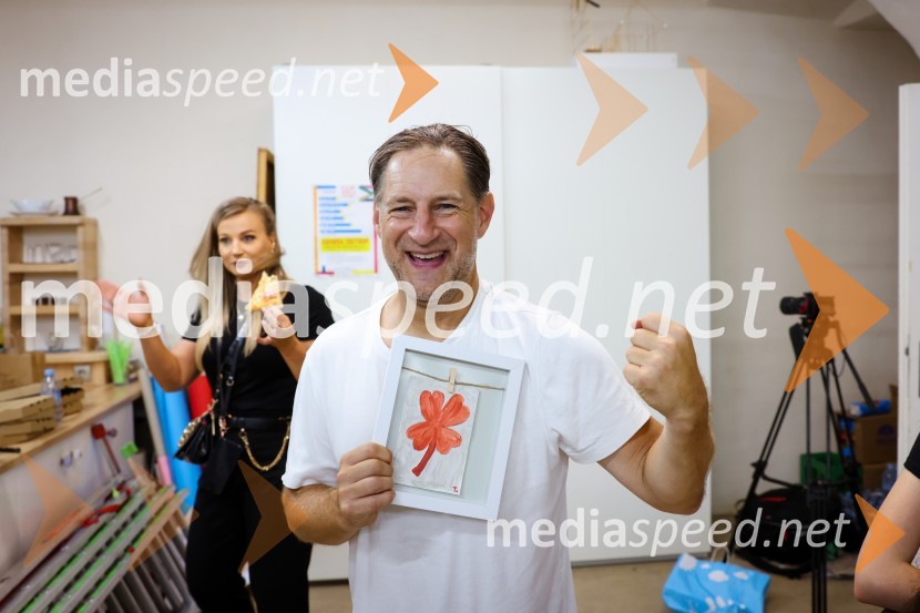  John Denhof, predsednik uprave NKBMAutsajderji, dobrodelni stand up roast