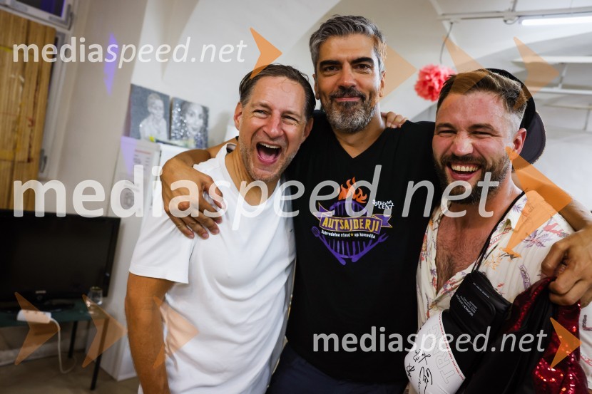  John Denhof, predsednik uprave NKBM;  Bor Greiner, odgovorni urednik, Radio City;  Filip Flisar, nekdanji smučar prostega slogaAutsajderji, dobrodelni stand up roast