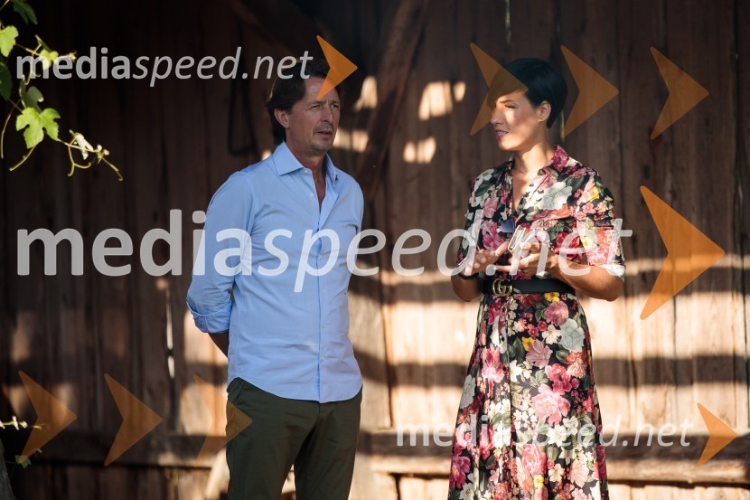  ... ;  Zala  Razinger, Riko Ribnica, asistentka v PRObedi ter obredi, zaključna prireditev projekta