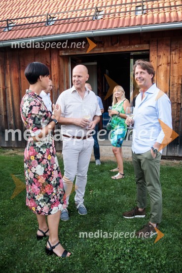  Zala  Razinger, Riko Ribnica, asistentka v PR;  Staš Škrabec, Riko d.o.o.;  ... Obedi ter obredi, zaključna prireditev projekta