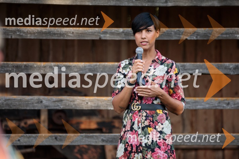  Zala  Razinger, Riko Ribnica, asistentka v PRObedi ter obredi, zaključna prireditev projekta