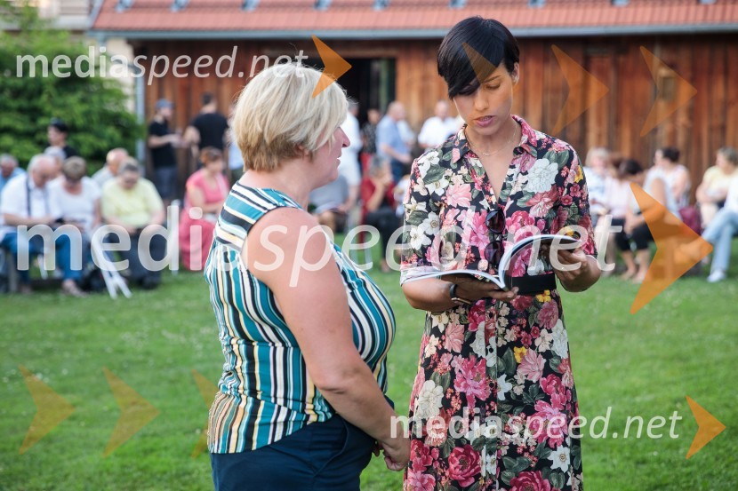  ... ;  Zala  Razinger, Riko Ribnica, asistentka v PRObedi ter obredi, zaključna prireditev projekta