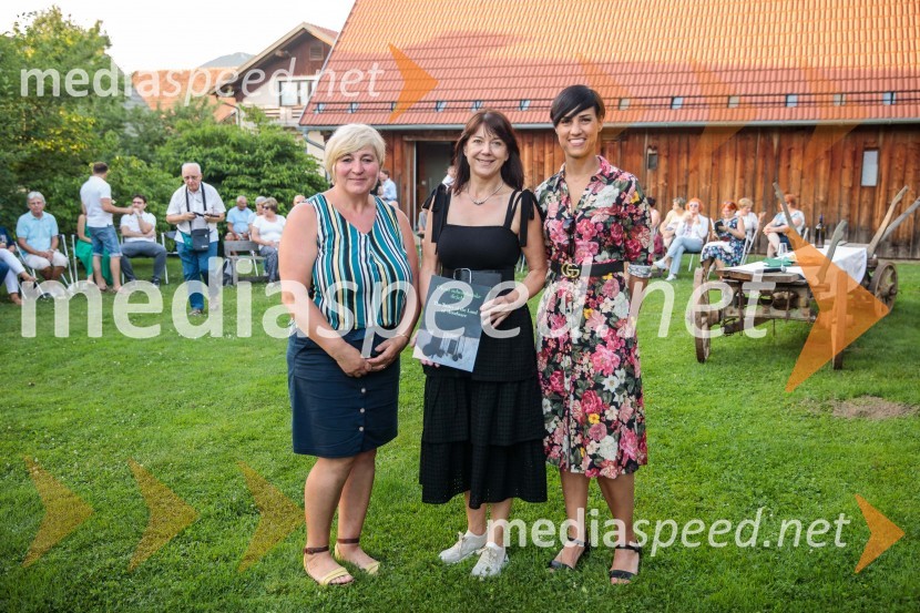  ... ;  ... ;  Zala  Razinger, Riko Ribnica, asistentka v PRObedi ter obredi, zaključna prireditev projekta