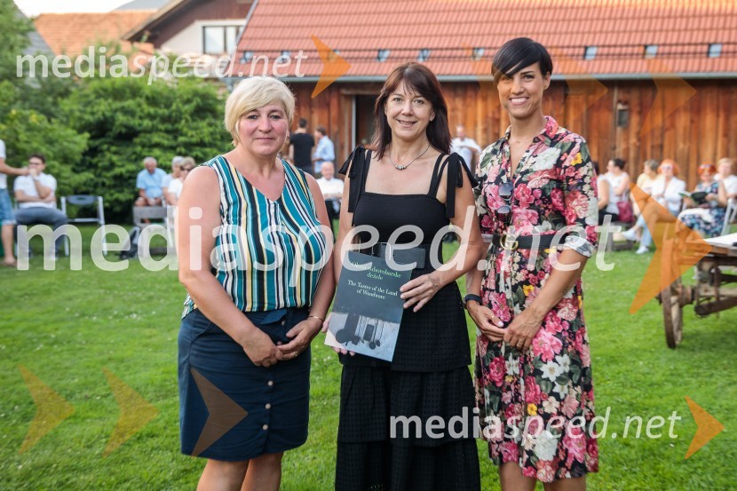  ... ;  ... ;  Zala  Razinger, Riko Ribnica, asistentka v PRObedi ter obredi, zaključna prireditev projekta