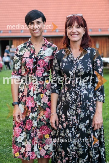  Zala  Razinger, Riko Ribnica, asistentka v PR;  Urša Manček Rakovec, marketing, RTV SlovenijaObedi ter obredi, zaključna prireditev projekta