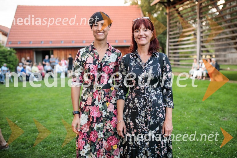  Zala  Razinger, Riko Ribnica, asistentka v PR;  Urša Manček Rakovec, marketing, RTV SlovenijaObedi ter obredi, zaključna prireditev projekta