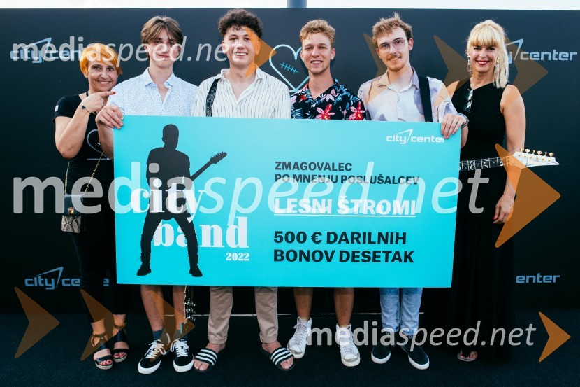  Nena Horvat, vodja marketinga City Center;  Marko Berglez, Lesni štromi;  Urban Kavkler, Lesni štromi;  Tilen Potočnik, Lesni štromi;  Jan Kolbič, Lesni štromi;  ... Hamo&Tribute 2 love s simfoniki, koncert v CityCenter Celje