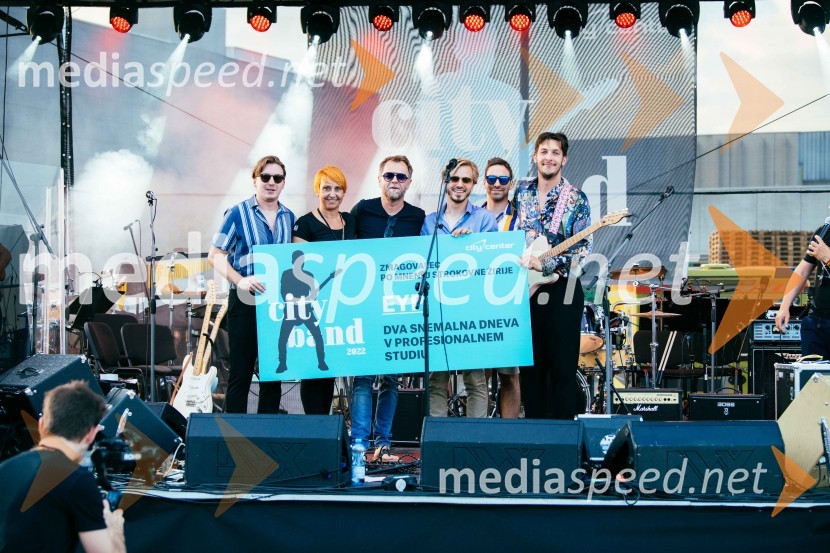  ... ;  Nena Horvat, vodja marketinga City Center; dr. Tone Kregar, zgodovinar, pevec Mi2, direktor Muzeja novejše zgodovine Celje;  ... ;  ... ;  ... Hamo&Tribute 2 love s simfoniki, koncert v CityCenter Celje