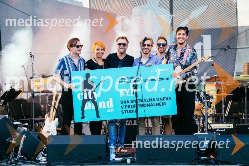  ... ;  Nena Horvat, vodja marketinga City Center; dr. Tone Kregar, zgodovinar, pevec Mi2, direktor Muzeja novejše zgodovine Celje;  ... ;  ... ;  ... Hamo&Tribute 2 love s simfoniki, koncert v CityCenter Celje