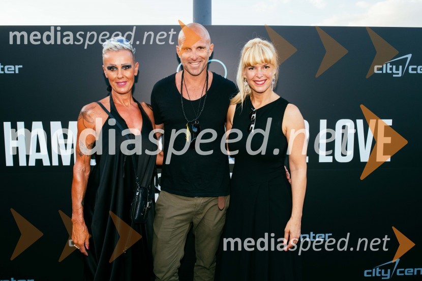 mag. Mateja Slamnik Kos, vodja korporativnega komuniciranja, Loterija Slovenije;  ... ;  Darja Lesjak, center manager, Citycenter CeljeHamo&Tribute 2 love s simfoniki, koncert v CityCenter Celje