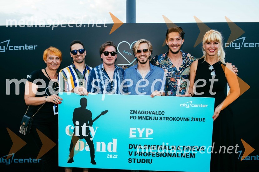  Nena Horvat, vodja marketinga City Center;  ... ;  ... ;  ... ;  ... ;  ... Hamo&Tribute 2 love s simfoniki, koncert v CityCenter Celje