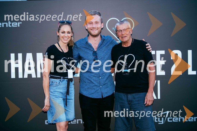  Snežana Delakorda, direktorica, Prima komunikacije;  Miha Firšt, producent;  Bojan  Debeljak, Prima komunikacjieHamo&Tribute 2 love s simfoniki, koncert v CityCenter Celje