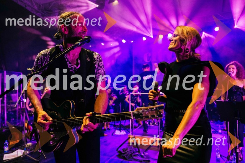  Matevž Šalehar-Hamo, glasbenik, Hamo & Tribute 2 Love;  Sandra Feketija, pevkaHamo&Tribute 2 love s simfoniki, koncert v CityCenter Celje