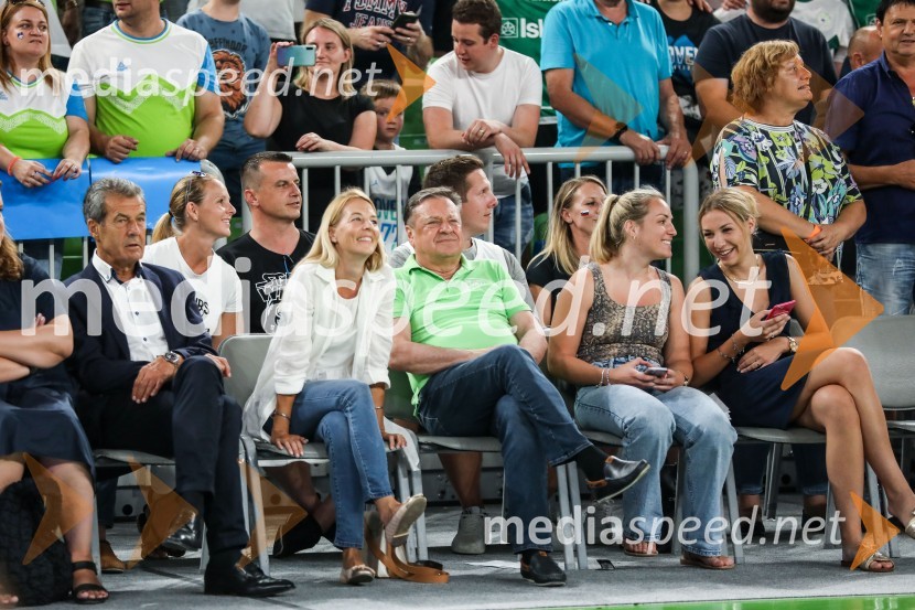  Stojan Petrič, nekdanji predsednik uprave družbe FMR;  Tjaša Ficko, podžupanja, Mestna občina Ljubljana;  Zoran Janković, župan, Mestna občina Ljubljana;  ... ;  ... Košarkarska tekma Slovenija -  Hrvaška