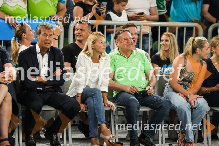  Stojan Petrič, nekdanji predsednik uprave družbe FMR;  ... ;  Zoran Janković, župan, Mestna občina LjubljanaKošarkarska tekma Slovenija -  Hrvaška