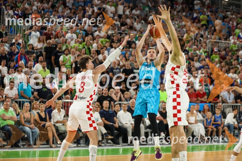  Mario Hezonja, košarkaš;  Zoran Dragić, košarkar;  Ivica Zubac, košarkašKošarkarska tekma Slovenija -  Hrvaška