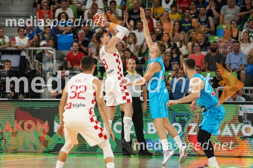  Roko Rogić, košarkaš;  Mario Hezonja, košarkaš;  ... ;  Goran Dragić, košarkarKošarkarska tekma Slovenija -  Hrvaška