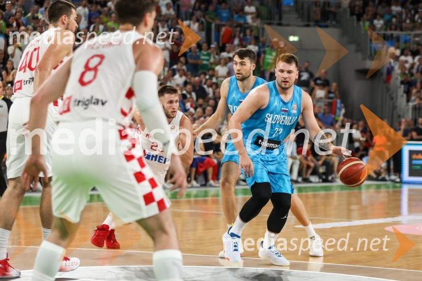  Ivica Zubac, košarkaš;  Mario Hezonja, košarkaš;  Mateo Drežnjak, košarkaš;  Mike Tobey, košarkaš;  Luka  Dončić, košarkarKošarkarska tekma Slovenija -  Hrvaška