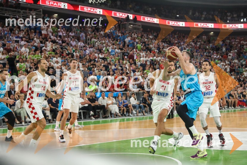  Bogdan Bogdanović, košarkaš;  Tomislav Zubčić, košarkaš;  Goran Dragić, košarkar;  Roko Rogić, košarkašKošarkarska tekma Slovenija -  Hrvaška