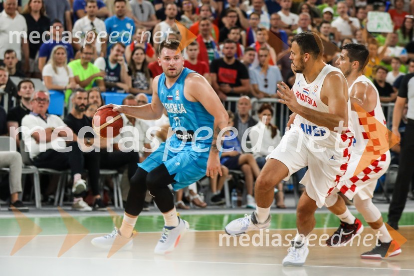  Luka  Dončić, košarkar;  Ante Žižić, košarkašKošarkarska tekma Slovenija -  Hrvaška
