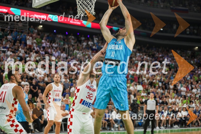  Mike Tobey, košarkašKošarkarska tekma Slovenija -  Hrvaška