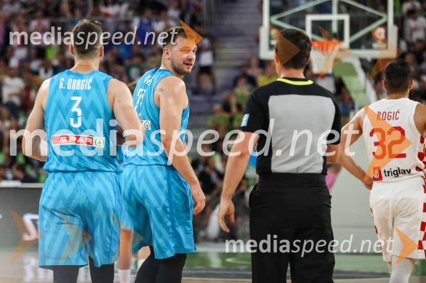  Goran Dragić, košarkar;  Luka  Dončić, košarkar;  ... ;  Roko Rogić, košarkašKošarkarska tekma Slovenija -  Hrvaška