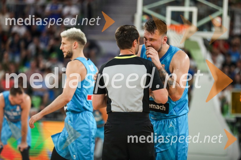  Aleksej  Nikolić, košarkar;  ... ;  Luka  Dončić, košarkarKošarkarska tekma Slovenija -  Hrvaška