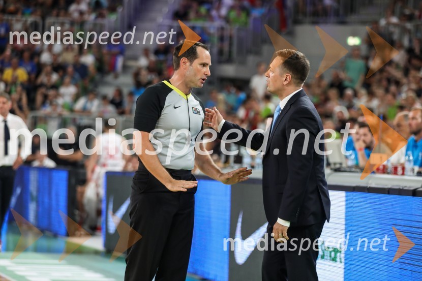  ... ;  Aleksander Sekulić, selektorKošarkarska tekma Slovenija -  Hrvaška