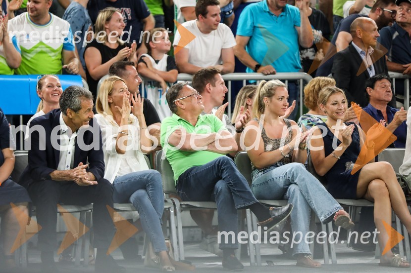  Stojan Petrič, nekdanji predsednik uprave družbe FMR;  Tjaša Ficko, podžupanja, Mestna občina Ljubljana;  Zoran Janković, župan, Mestna občina Ljubljana;  ... ;  ... Košarkarska tekma Slovenija -  Hrvaška