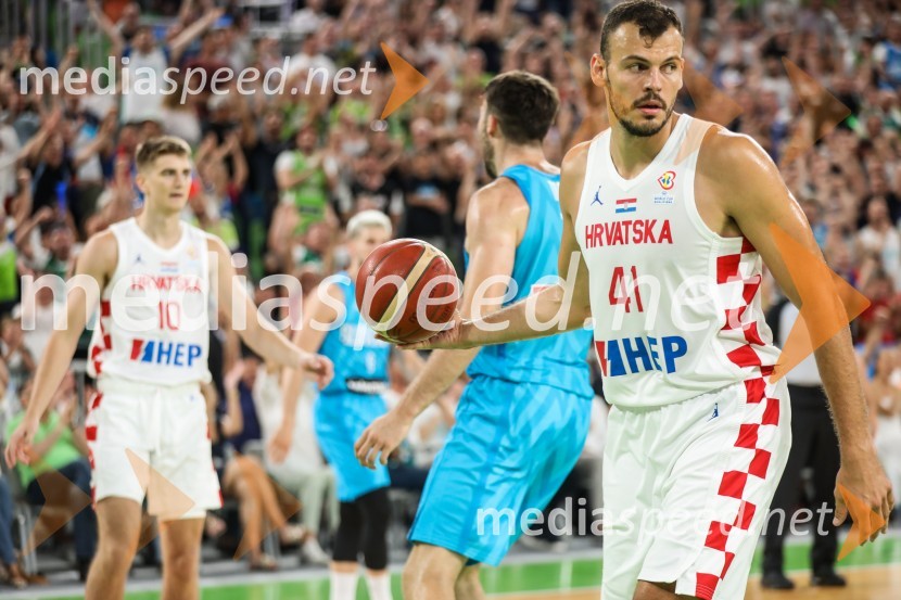  Ante Žižić, košarkašKošarkarska tekma Slovenija -  Hrvaška