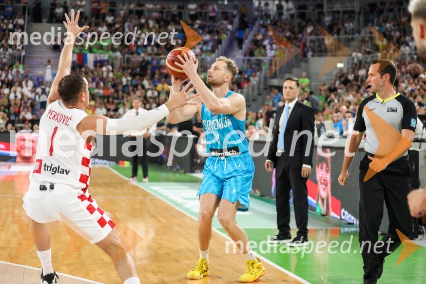  Toni Perković, košarkaš;  Jaka Blažič, košarkarKošarkarska tekma Slovenija -  Hrvaška