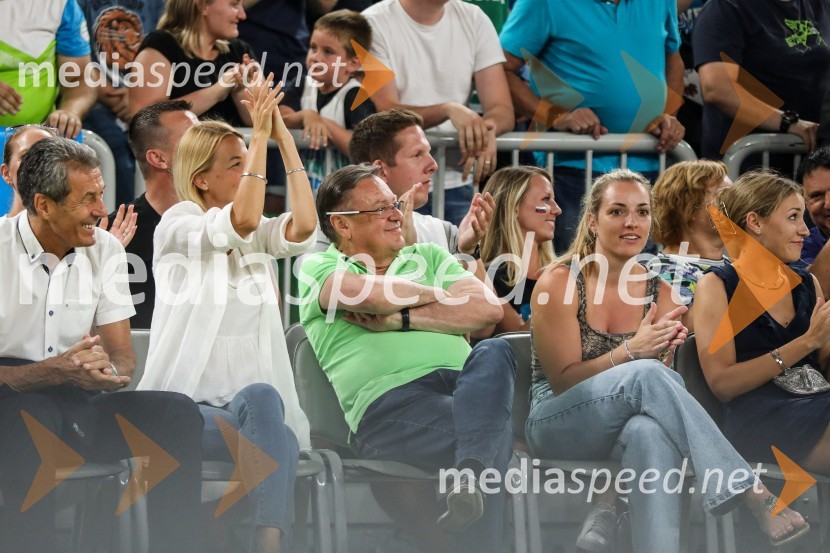  Stojan Petrič, nekdanji predsednik uprave družbe FMR;  Tjaša Ficko, podžupanja, Mestna občina Ljubljana;  Zoran Janković, župan, Mestna občina Ljubljana;  ... ;  ... Košarkarska tekma Slovenija -  Hrvaška