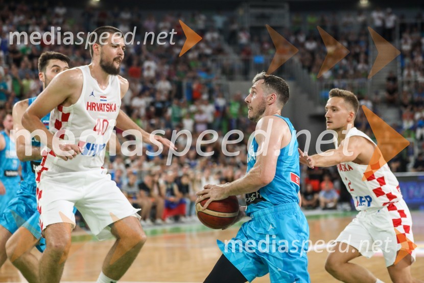  Ivica Zubac, košarkaš;  Goran Dragić, košarkar;  ... Košarkarska tekma Slovenija -  Hrvaška