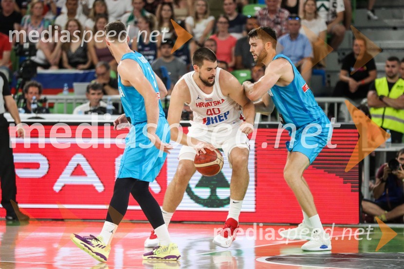  Goran Dragić, košarkar;  Ivica Zubac, košarkaš;  Mike Tobey, košarkašKošarkarska tekma Slovenija -  Hrvaška