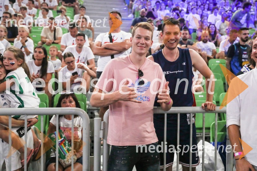  Rok  Možič, slovenski odbojkarski reprezentant ;  ... Košarkarska tekma Slovenija -  Hrvaška